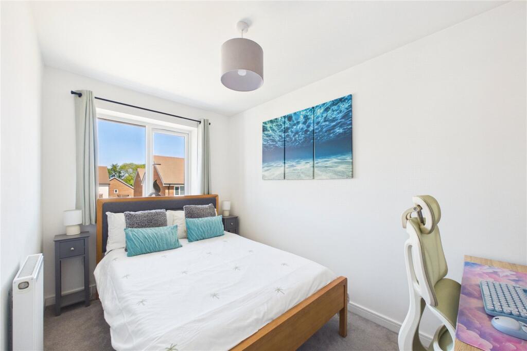 House in Basingstoke and Deane, Sherfield on Loddon - More