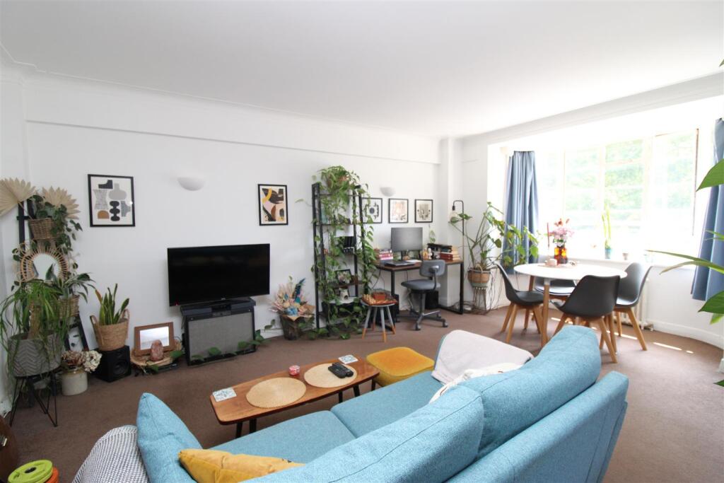 Apartment in Brighton - View 4