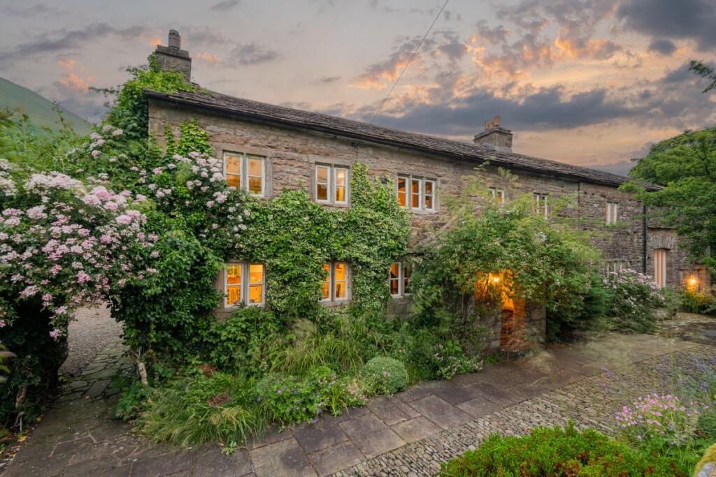 Main image of property: High Beckside, Cautley, Sedbergh, LA10 5NB