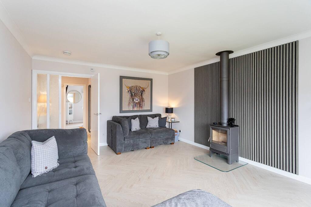 43 Brontonfield Drive, Bridge of Earn, Perth, PH2 9HX photo 4