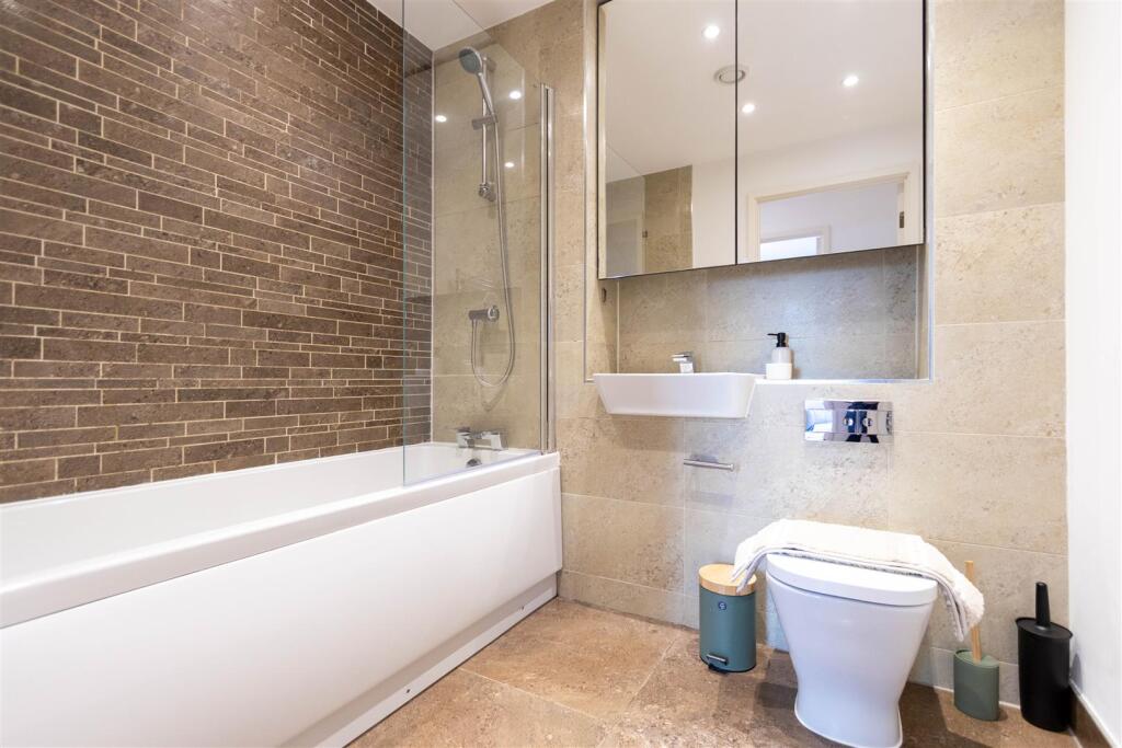 Apartment in London, Twyford - View 5
