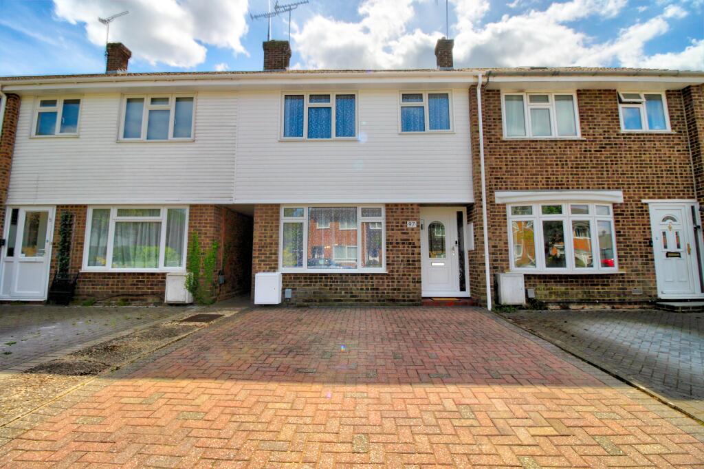 3-bed terraced on Lynwood Drive, Camberley, GU16, £400,000