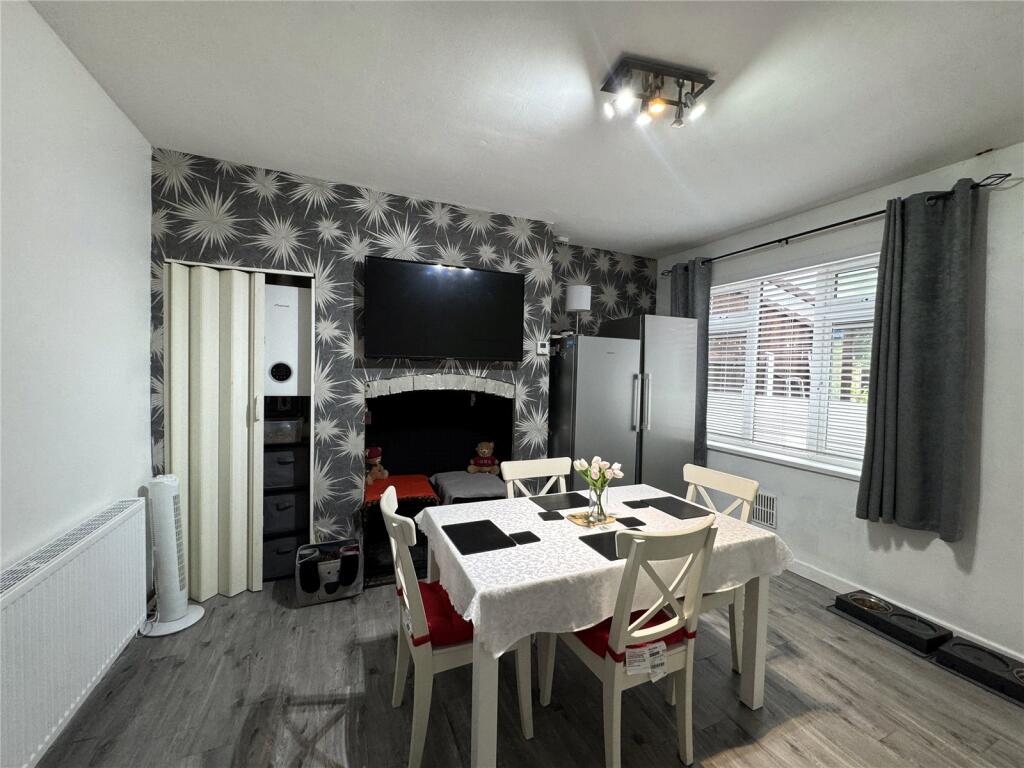 House in Doncaster, Norton - View 5
