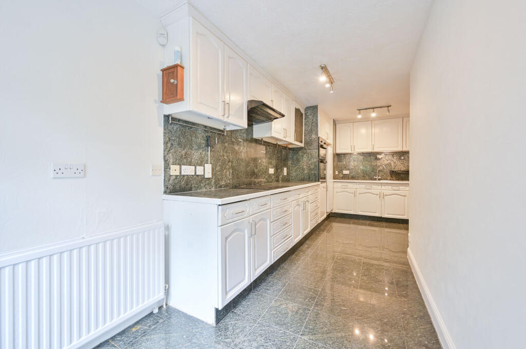 House in London - View 5