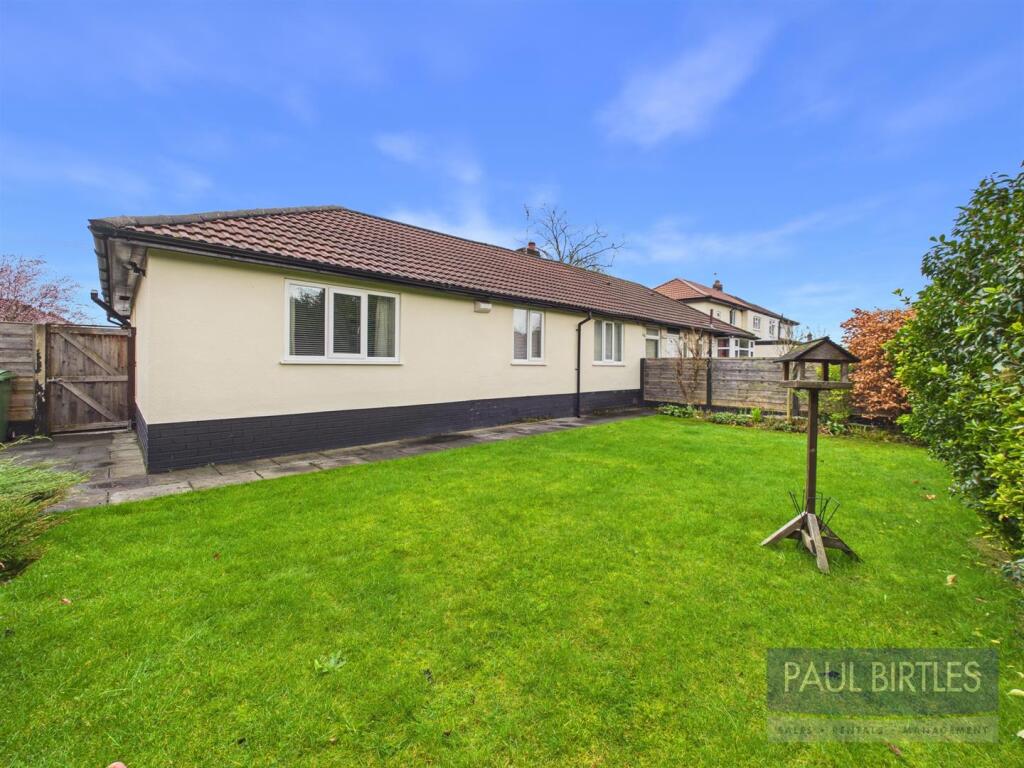 Tintern Avenue, Flixton, Trafford, M41 6EJ - Widok 2