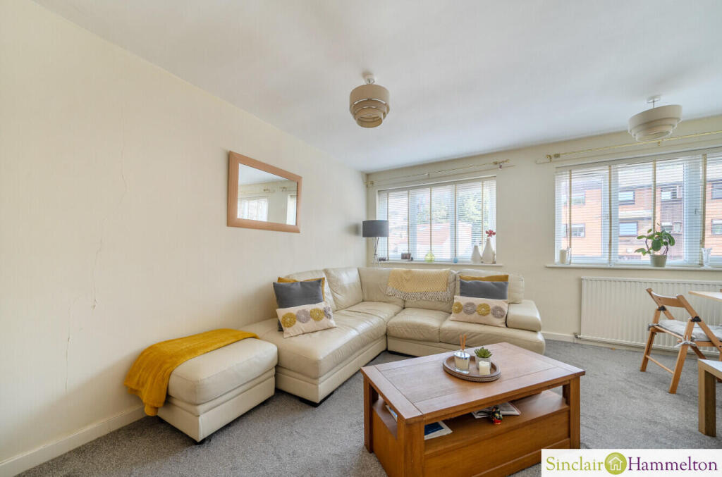 Apartment in Bromley - View 3