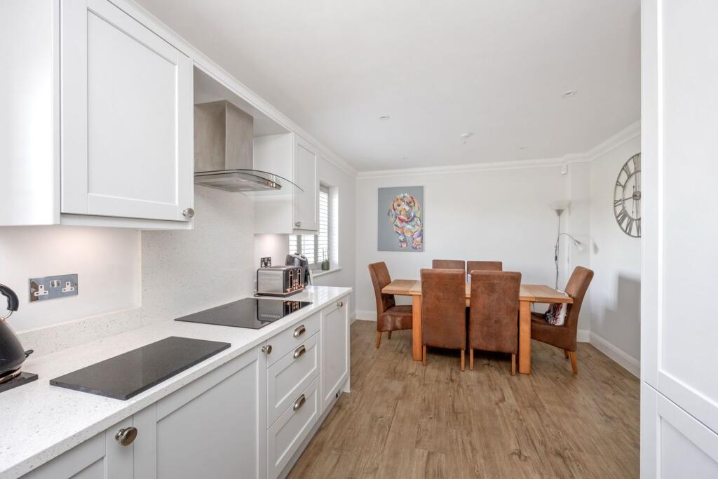 House in Chichester, Wisborough Green - More