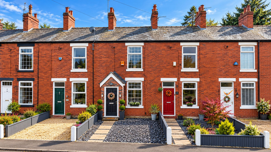 2-bed terraced on Meadow Lane, Disley, SK12, £250,000