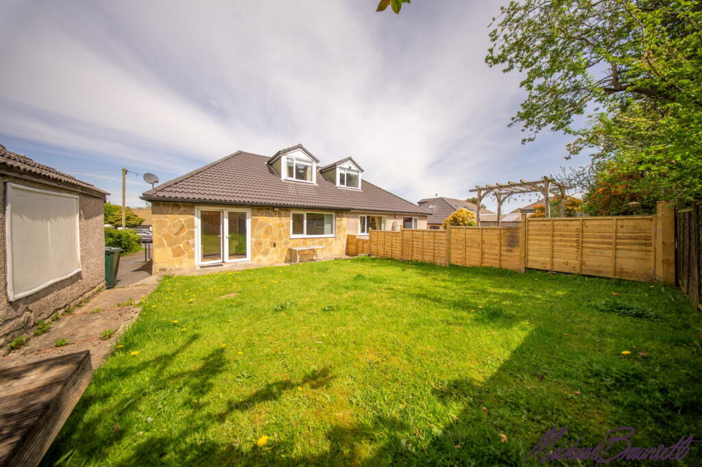 4-bed semi-detached on Gregory Crescent, Bradford, BD7 4PG, £200,000