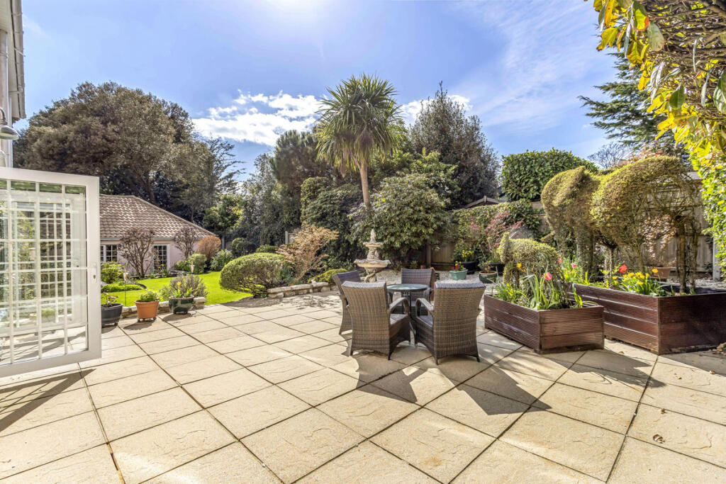 House in Bournemouth, Branksome Chine, Poole - More