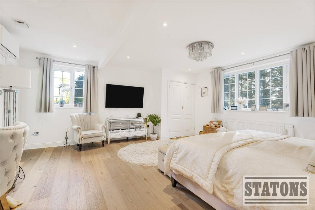 Additional image 16 of Dixons Hill Close, Brookmans Park, Hatfield, Hertfordshire, AL9