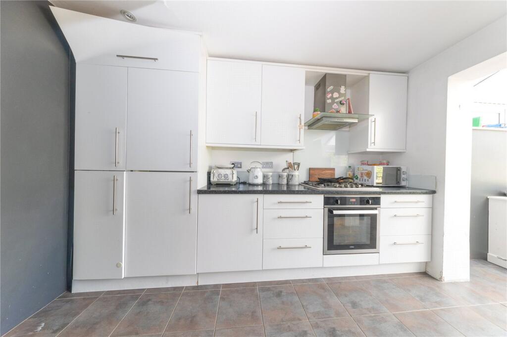House in Luton, Stopsley - View 5