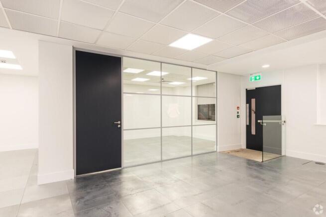Goldvale House  Woking  Office 9.jpg