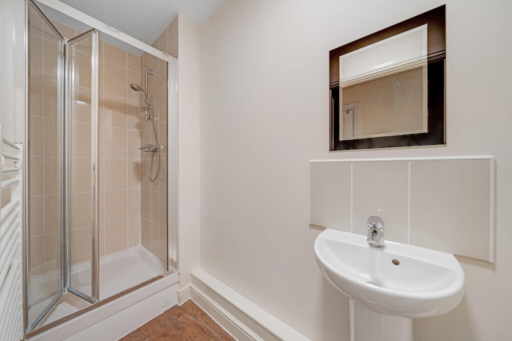 House in Bromley - More