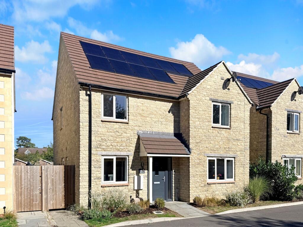 Main image of property: Banbury Close, Faringdon, SN7