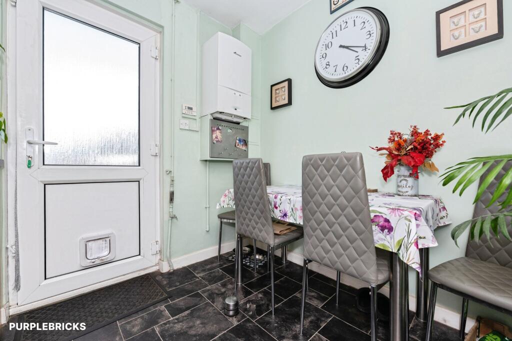 House in Dartford - More