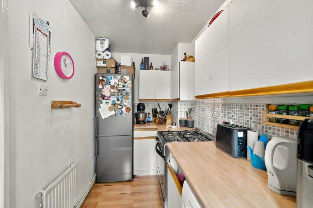 House in Twickenham - More