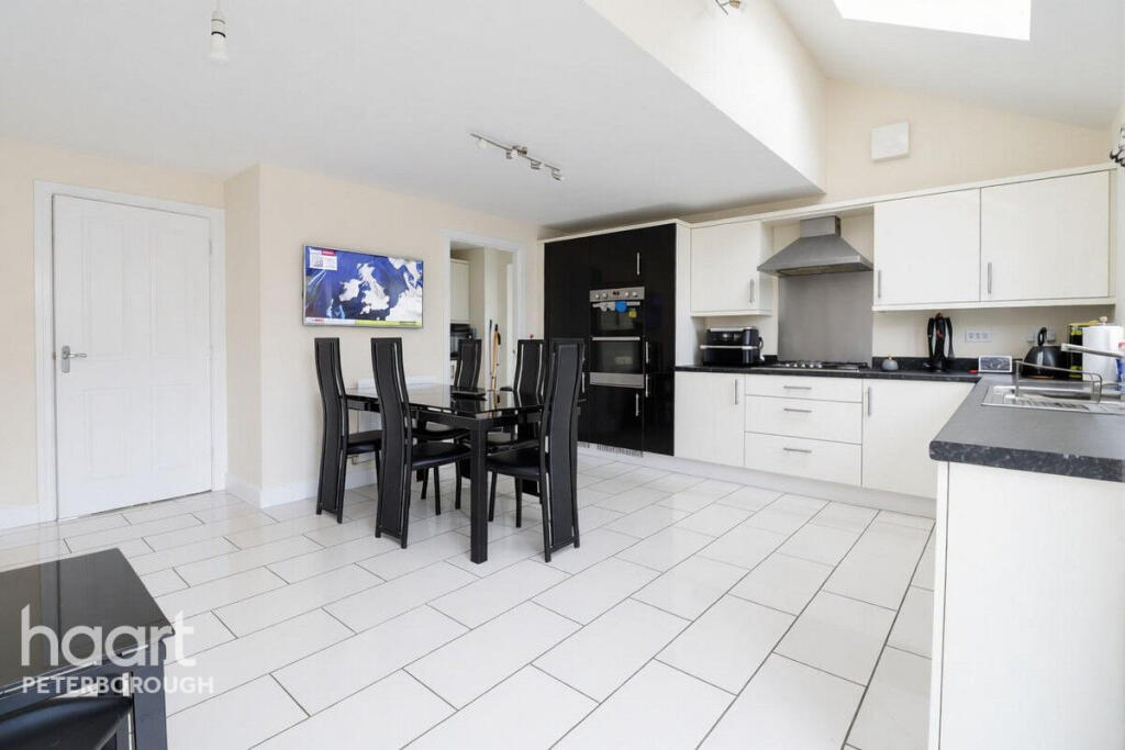 House in Peterborough - View 5