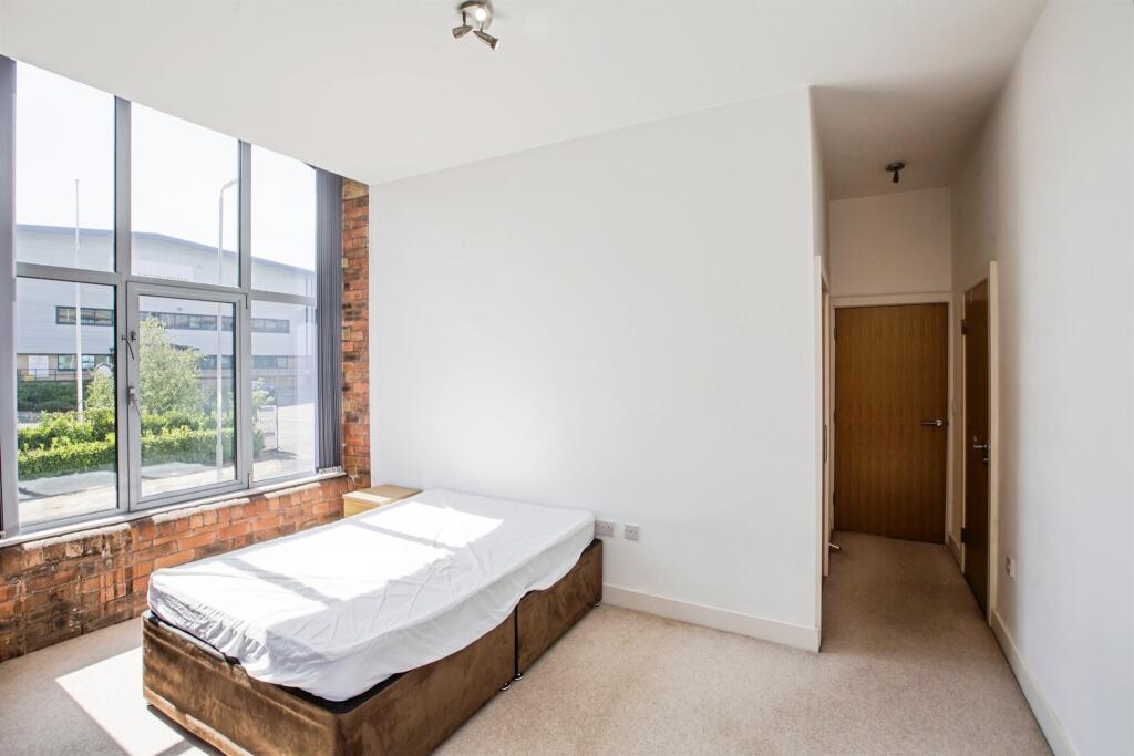 Apartment in Calderdale, West Yorkshire - More