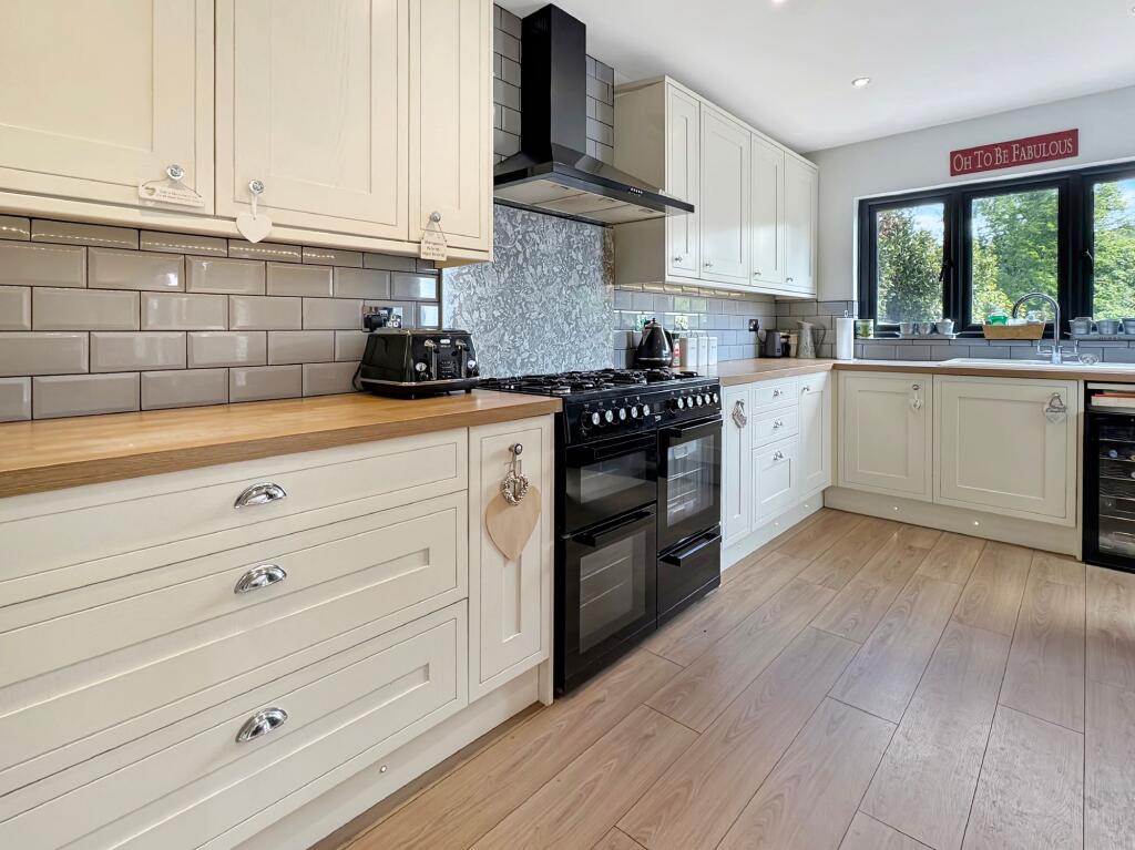 House in Portsmouth, Newport - View 4