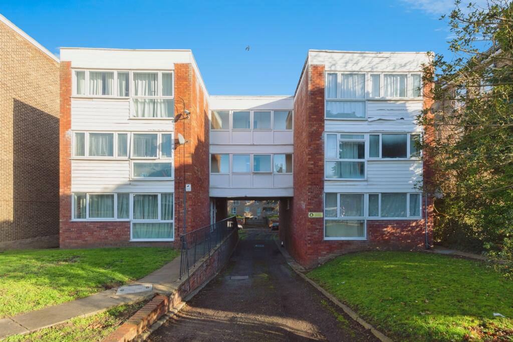 Main image of property: 22 Lancaster Road, London, SE25