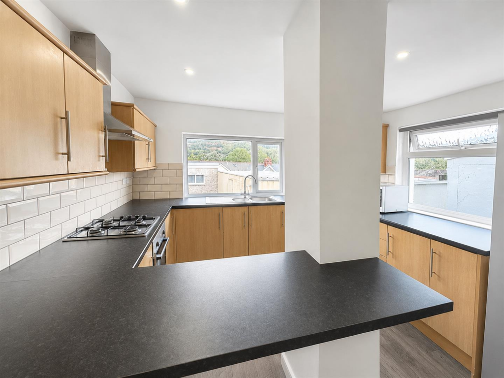 House in Aberdare, Aberaman North - View 4