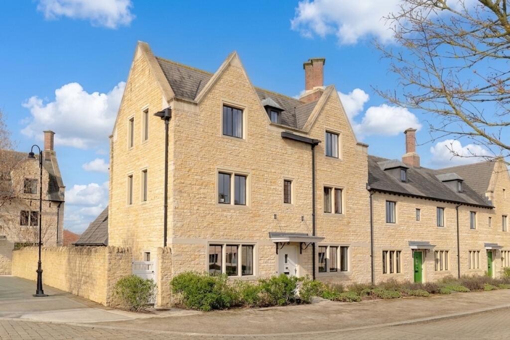 Main image of property: Sand Furlong, Bletchingdon, OX5