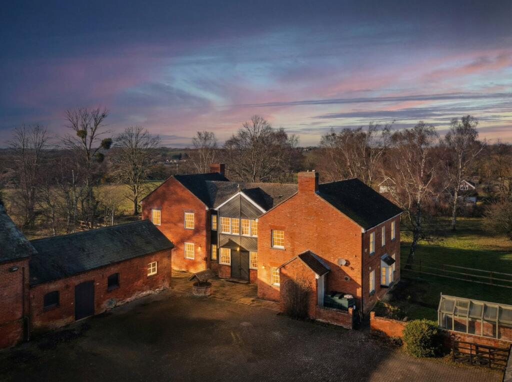 Main image of property: Upton End Road, Shillington, Hitchin, SG5