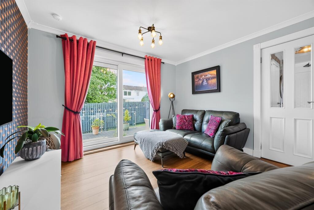House in Erskine, Park Mains - View 2