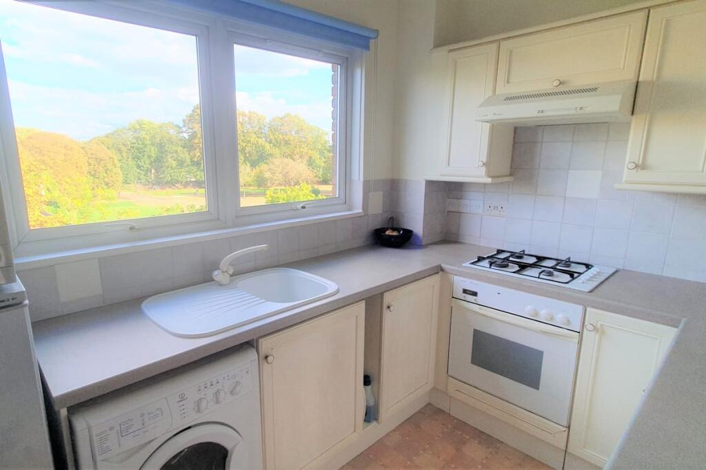 Apartment in Twickenham - View 4