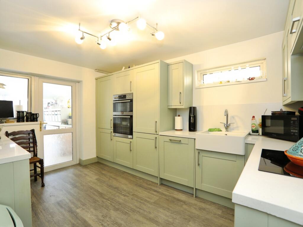 House in Newport - View 3