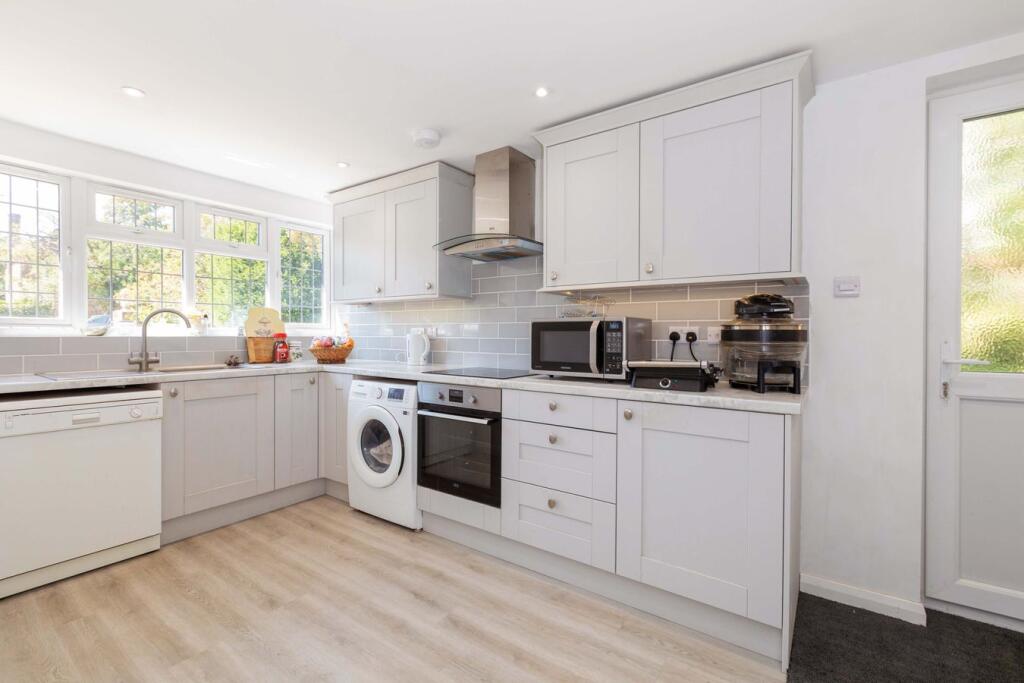 House in Slough - View 4