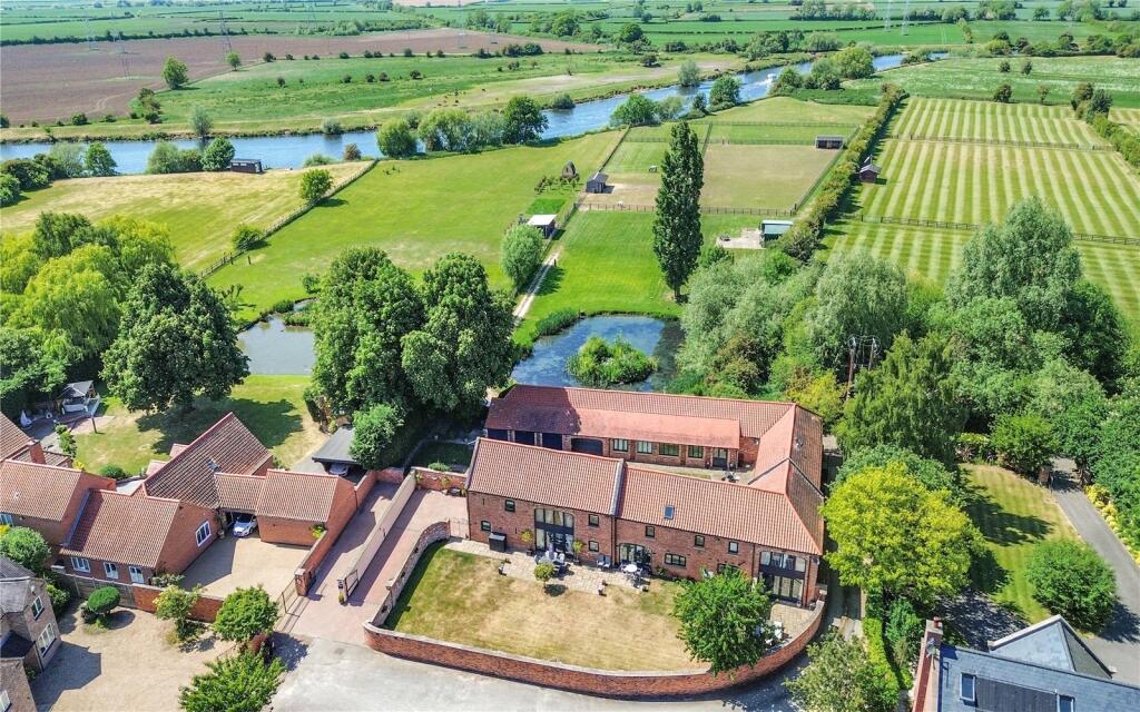 Old Hall Close, Farndon, Newark, Nottinghamshire, NG24 photo 2