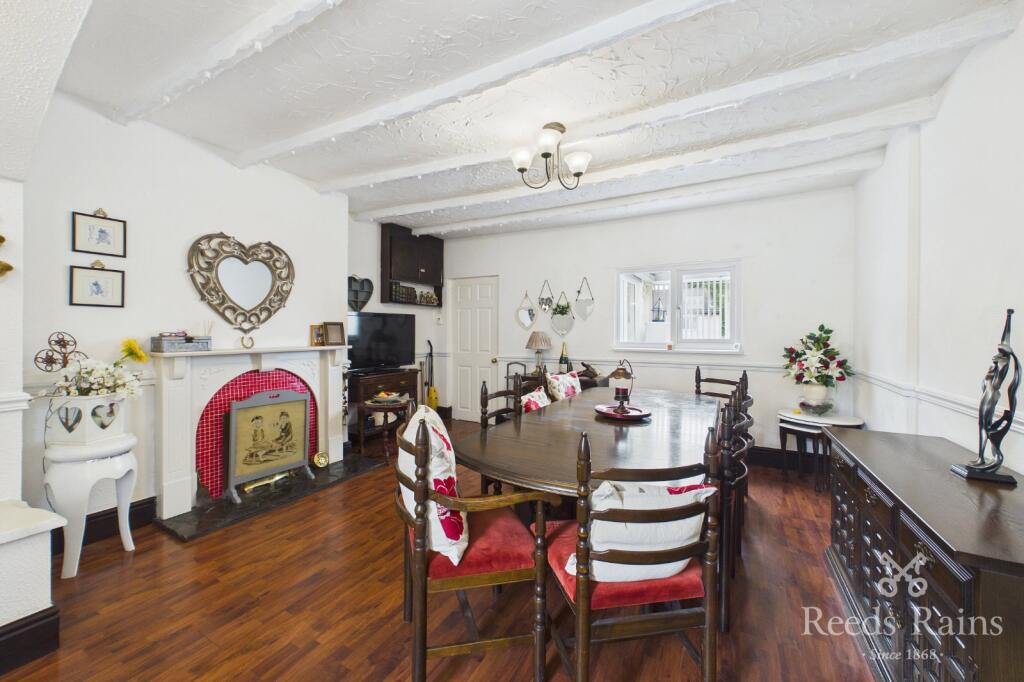 Abbey Drive, Gronant, Flintshire, LL19 photo 4