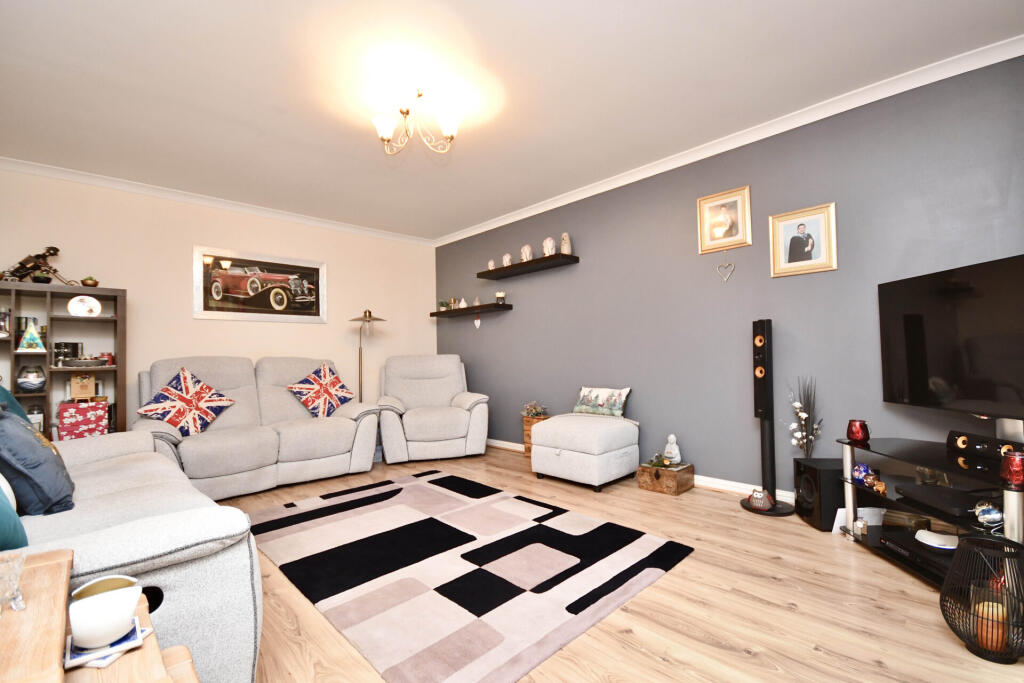 16 Lochfergus Drive, Coylton, KA6 6GB photo 4