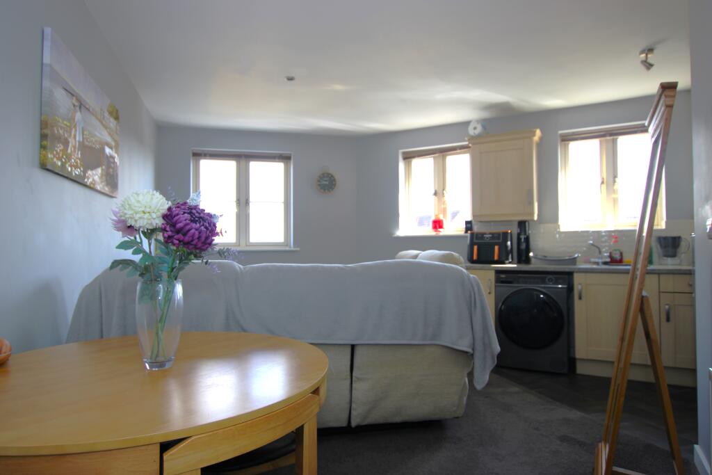 Apartment in Northampton - View 4
