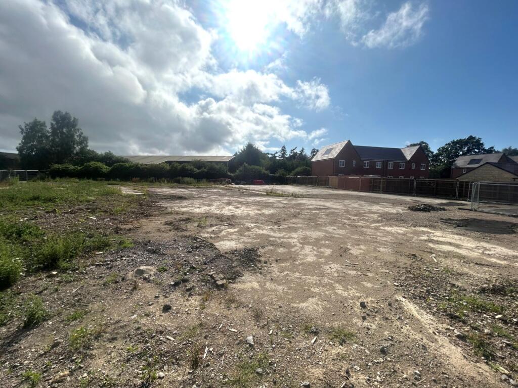 Land in GL11 5DJ