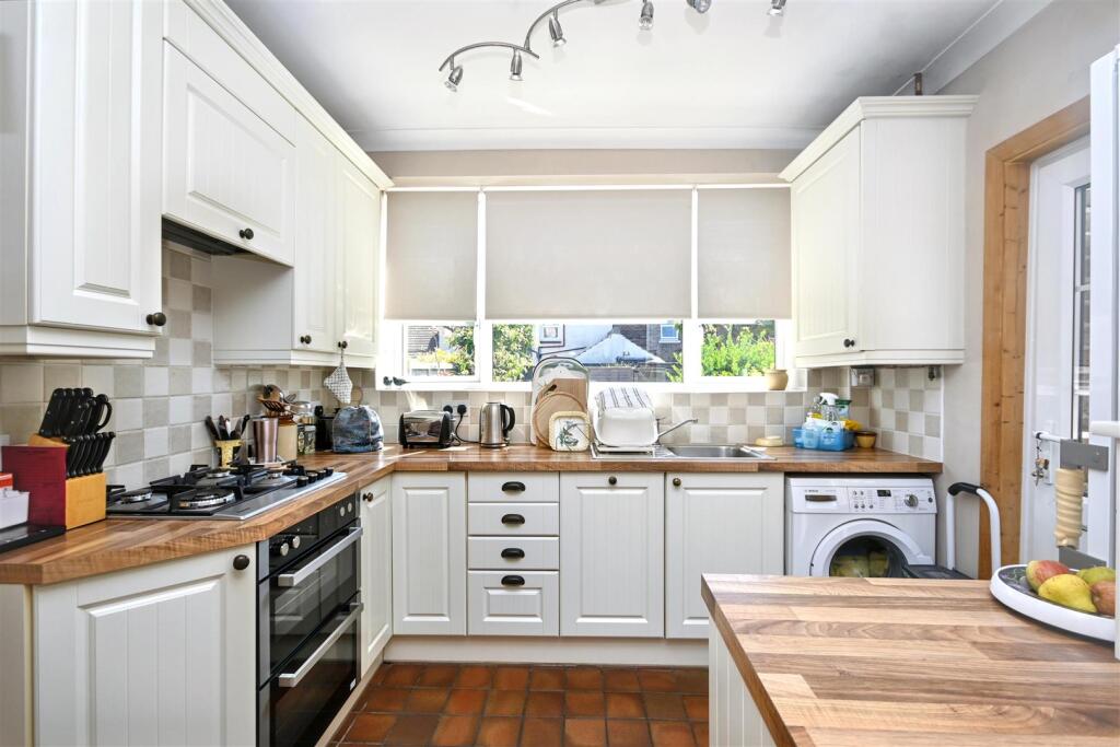 House in Eastbourne, East Sussex - View 3