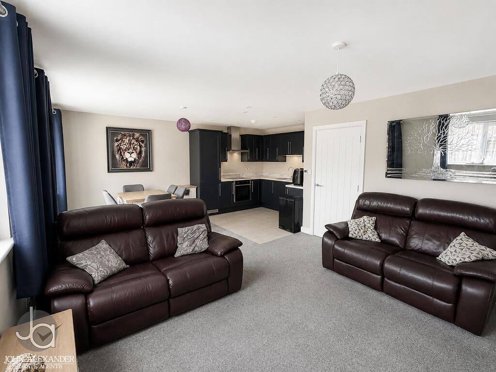 2-bed terraced on Parkgate Corner, Little Clacton, £270,000