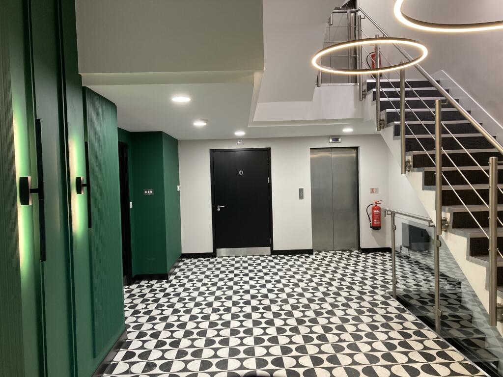 Main image of property: Queens Square 10 Queen Square Queen Square BRISTOL BS1 4NT United Kingdo