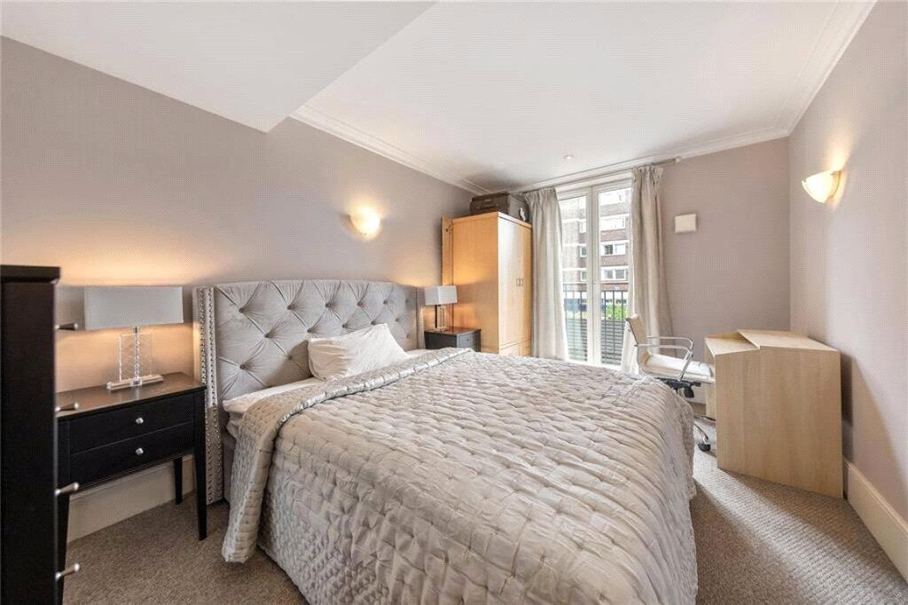 Apartment in London, Lot's Village, Brompton - More