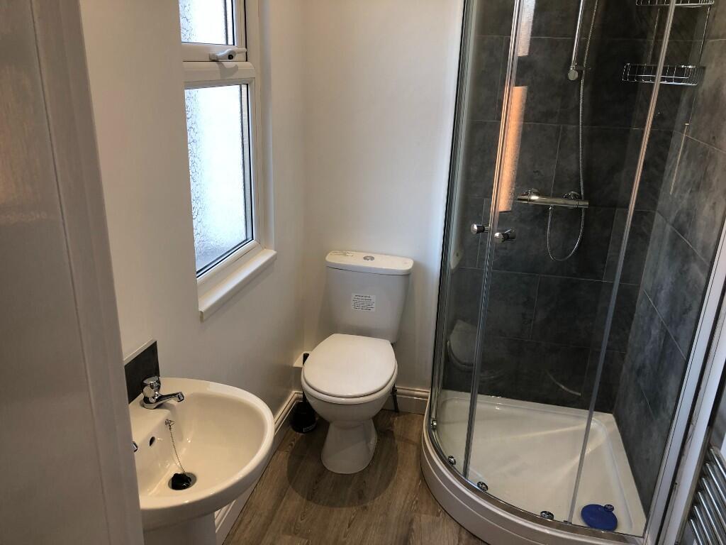 1 bedroom house share for rent