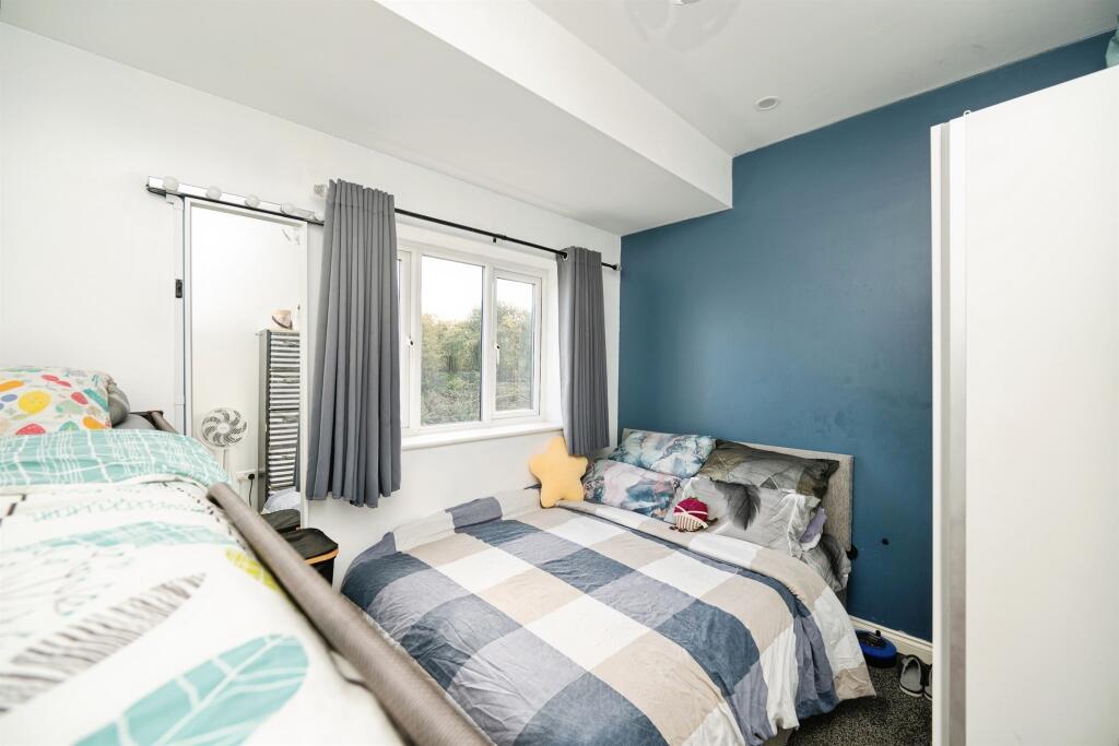 House in Dudley, Priory Park, Kates Hill - View 5