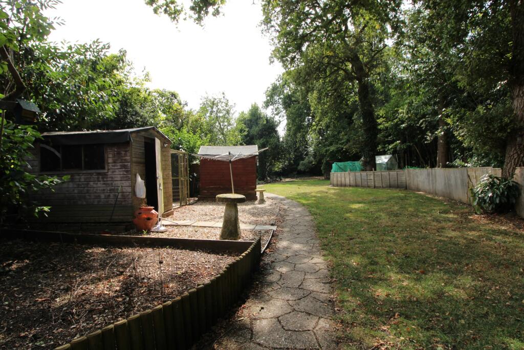 House in Basingstoke and Deane, Mortimer West End - More