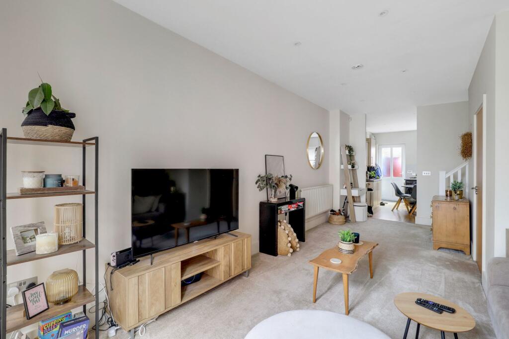 Apartment in Nottingham, Forest Fields - View 5