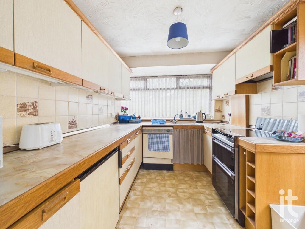 Elton Drive, Hazel Grove, Stockport, SK7 photo 4
