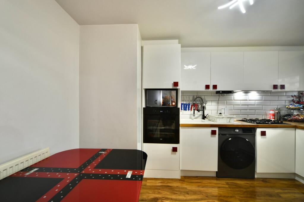 Apartment in London - View 3