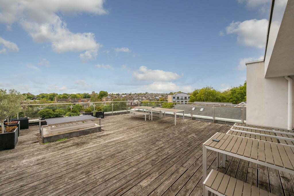 Apartment in London - More