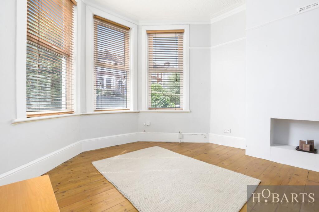 84 Victoria Road, Alexandra Park, N22 photo 2
