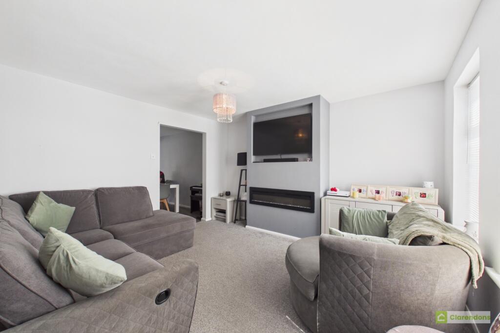 Peyton Close, Eastbourne - View 3
